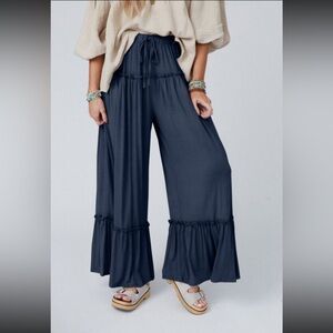 1114. Frilled wide leg pant in navy blue